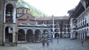 Десетки се включват в поклонническо шествие от София до Рилския