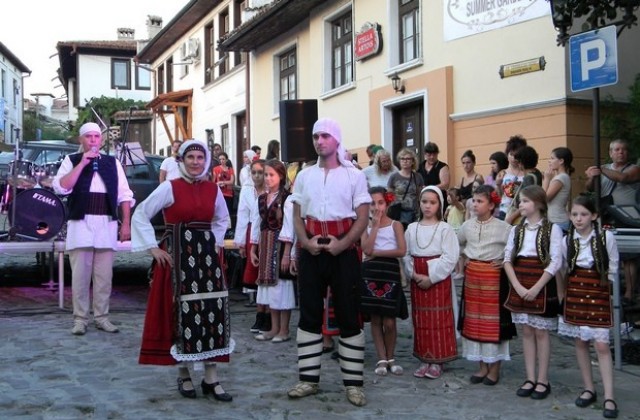 Общината финансира изработката на костюми за Лвовското сдружение за българска култура