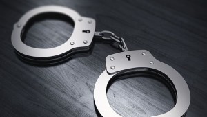 Пиян мъж заплашва с пистолет задържаха го