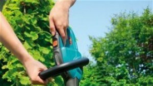 Почистват Южен парк в Стралджа