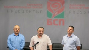 С икономиите от спрени влакове БДЖ назначава футболисти твърдят от