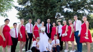 Каратеките от Мак Доналд бяха шафери на сватбата на треньорката