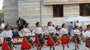 Медали и грамоти за самодейците при НЧ Съзнание от фестивала