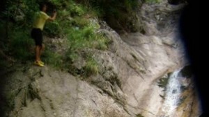 70годишен скочи с бънджи