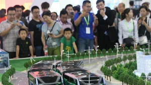 В Китай изпробваха автобуса на бъдещето СНИМКИ ВИДЕО