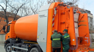 Сметосъбирането на Коматевско шосе продължава по график