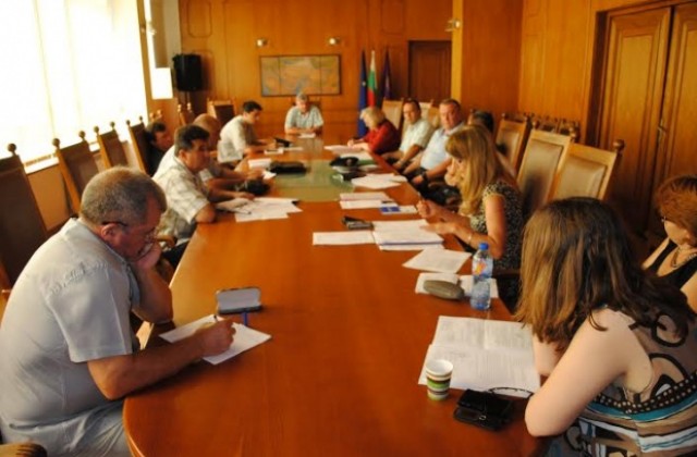 За новата учебна година комисия ще прави оглед на училищните дворове