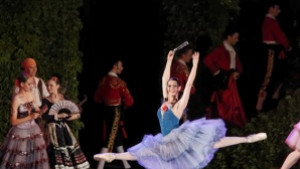 Лауреати на Международния балетен конкурс 2016 с Варненския Дон Кихот