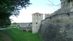 Правят възстановка на коронация на владетел от Средновековието