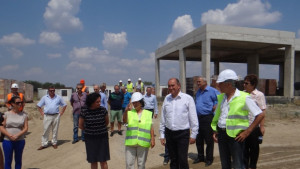 Министър Василева подписа договор за втората фаза на водния цикъл