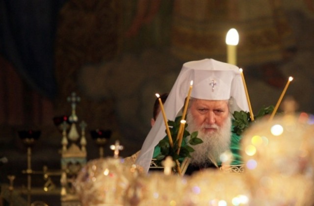 Патриарх Неофит: С тревога и болка приехме вестта за бедствието в Скопие