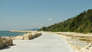 Криминално проявен нападна охранител на Дамбата в Балчик