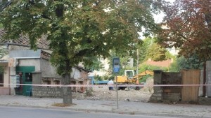 Продължава премахването на опасни къщи в Плевен