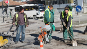 Влагат близо 10 милиона лева в ремонт на междуселски път