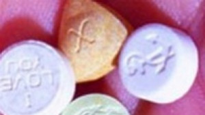 Задържаха четирима за притежание на наркотици