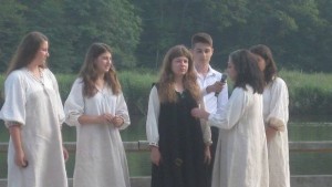 С обредно закичване на булката и право хоро се представи