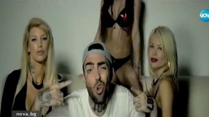 Гръцки рапър обижда брутално българките в своя песен ВИДЕО