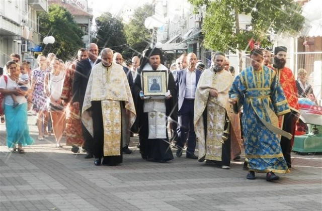 Мироточивата Света Богородица гостува в Поморие три дни