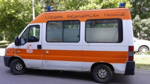 Трима пострадаха при катастрофа