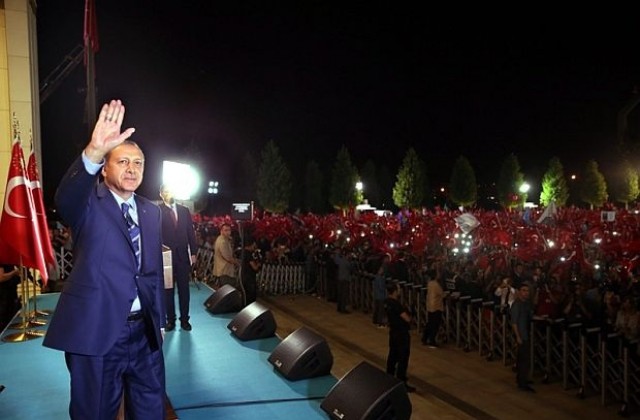 Ердоган с ултиматум към САЩ: Или Турция, или Гюлен