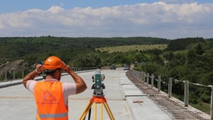 Следващата седмица възстановяват движението по Писанския мост