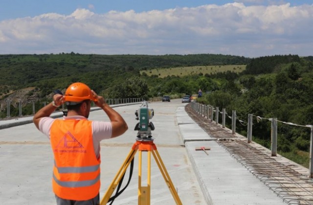 Следващата седмица възстановяват движението по Писанския мост