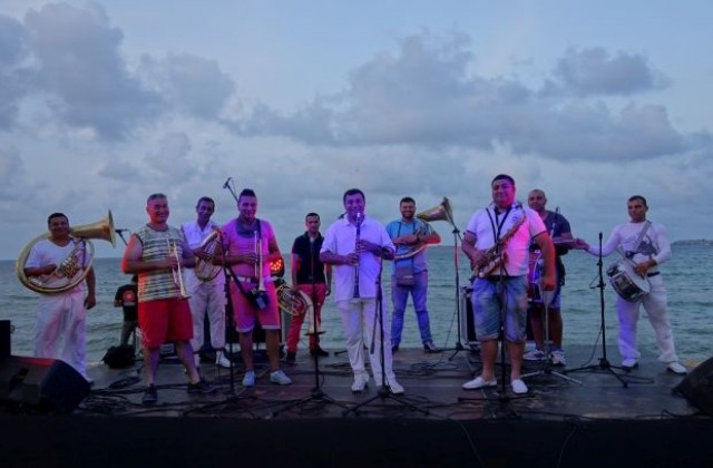 Оркестър „Карандила“ с участие на фестивала „Бохеми“ в Банско