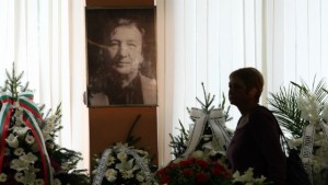 Сбогуваме се с усмивката на театъра Никола Анастасов СНИМКИ