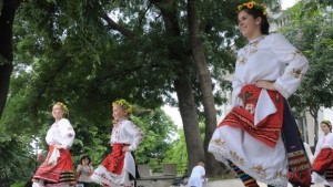 1000 певци и танцьори се събраха под връх Стовци в