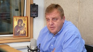 Каракачанов иска жандармерия в ромските квартали след конфликта в Кюстендил