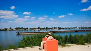 Показват дивана участник в акцията на виенския художник Йозеф Тратнер