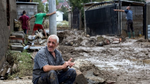 Пращаме храна и хигиенни материали в Македония