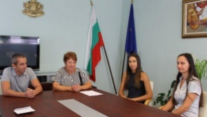 Двама младши инспектори започват работа в областна управа