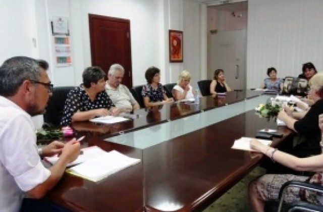 Готовността за новата учебна година обсъдиха на работна среща в община Тунджа