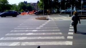 Блъснаха жена на пешеходна пътека