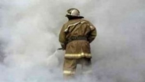 Спасиха от пожар сгради и автомобил