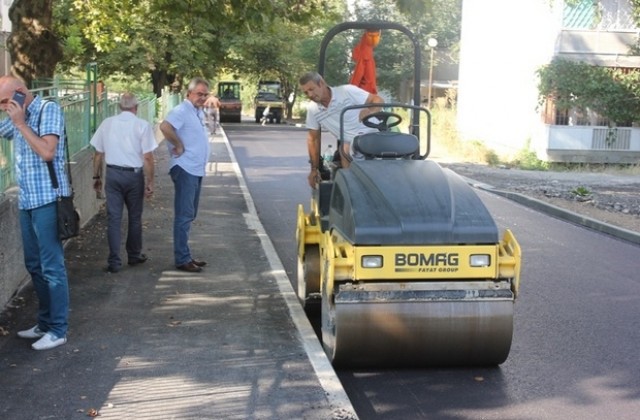 Инспектираха ремонтите в кв. Сторгозия