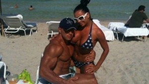 Съпругът на Мейзер с двойна примка около врата