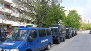 Задържаха двама перничани за нелегални авточасти