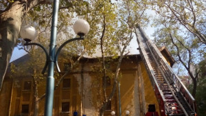 Горят тютюневите складове на Пловдив пожарът се разраства