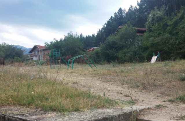 Гласуват през септември наредбите за предучилищното и училищното образование