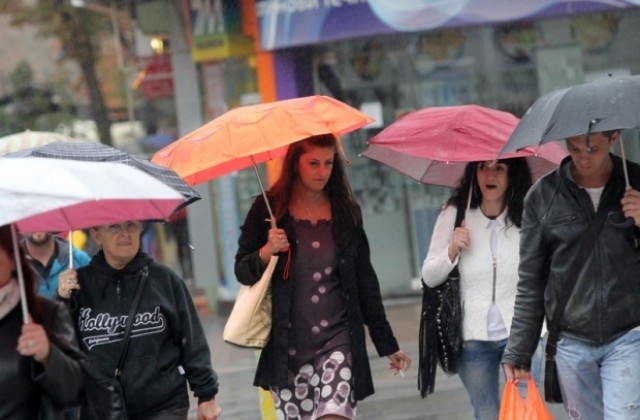 Времето на 23 август: температурите се понижават, валежи на много места