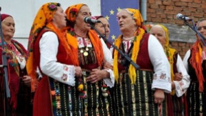 Земляческа среща събра хиляди в разложкото село Добърско