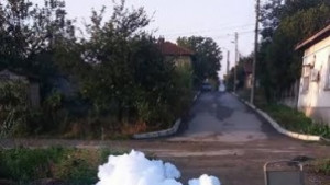 Пяна от стъкларските заводи край Търговище е изпратена за анализ