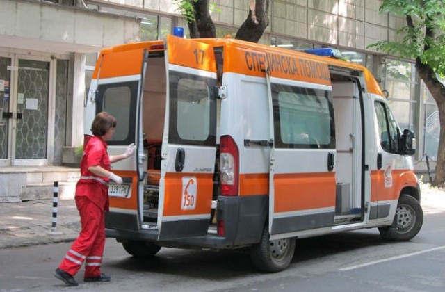 Катастрофа между автобус и камион затвори прохода Боаза