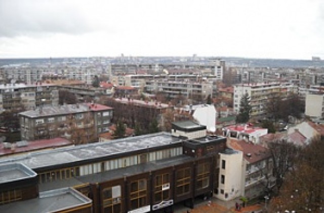 Крадци влязоха в къщи в Добрич през отворени прозорци