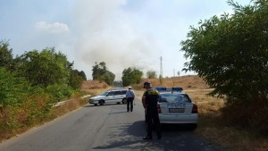 Пожар затвори пътя Харманли Маджарово