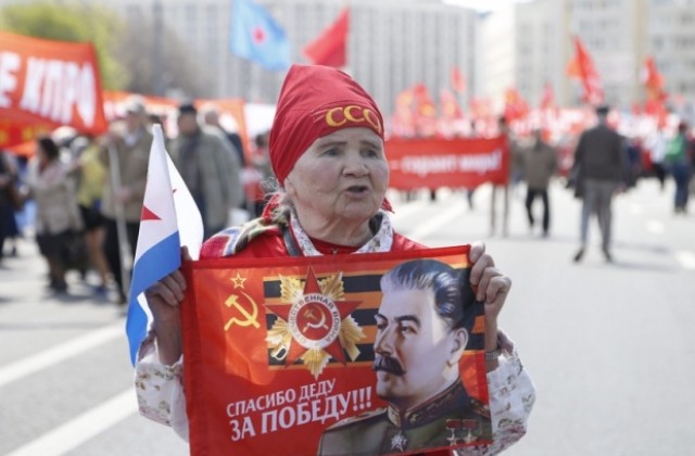 Сталин е велик вожд за близо една трета от украинците