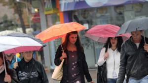 Температурите се понижават валежи на много места