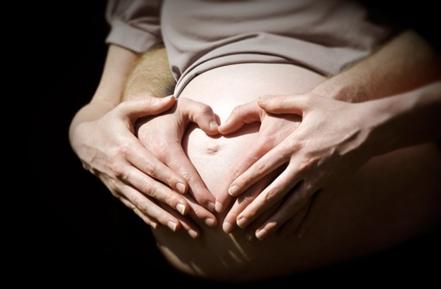 Бременната 17 месеца китайка роди